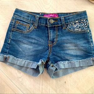 Super Cute Vigoss Jeans Shorts Girls size 10. Pocket details.